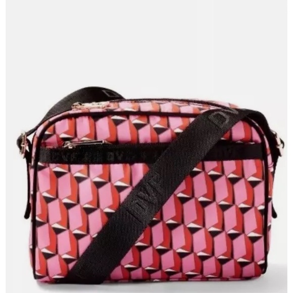 BRAND NEW | NWT | DVF x Target | Limited Edition Camera Bag w/ Cross Body Strap - Picture 2 of 2